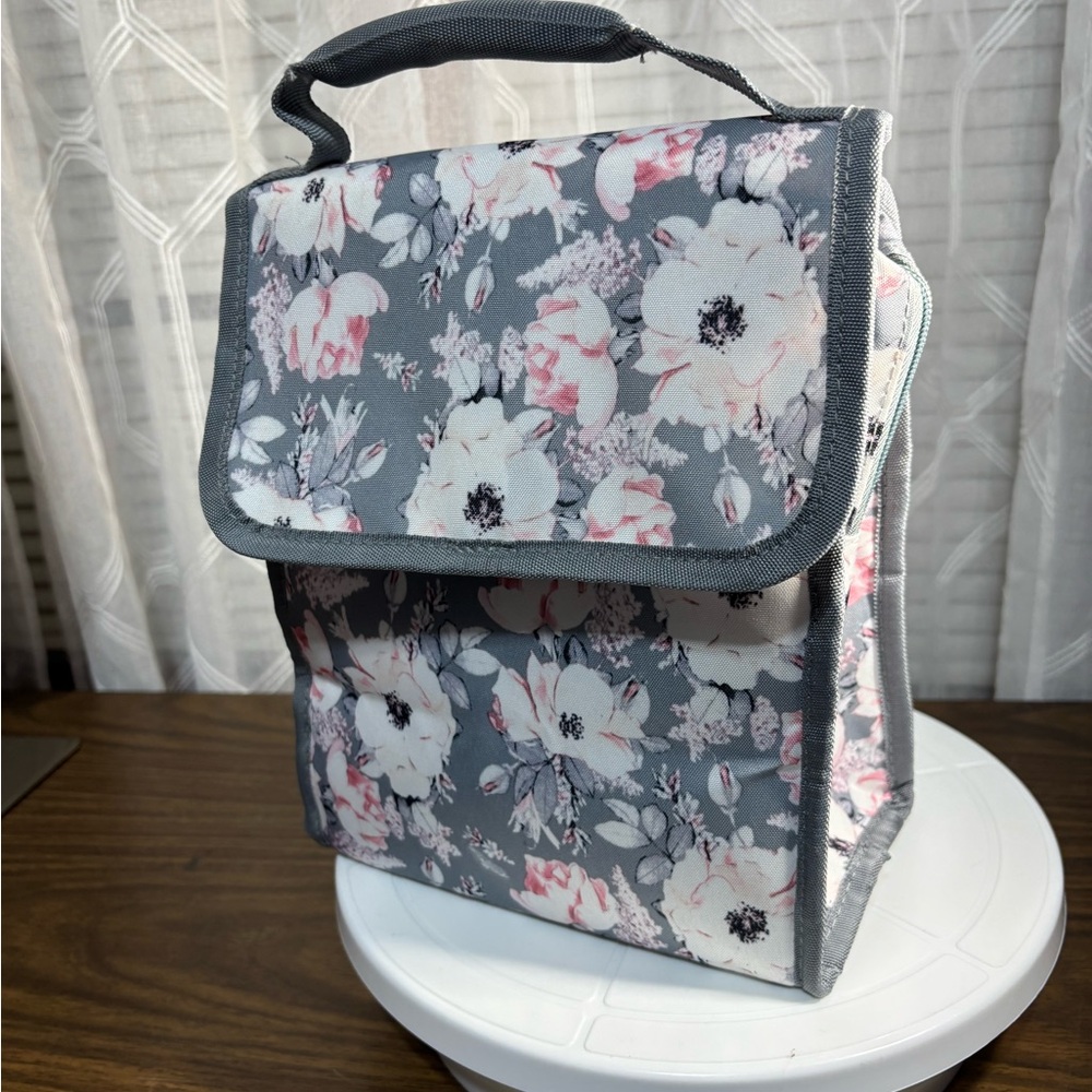 ALDI’s Insulated Gray & Pink lunch bag NWOT ZIP CLOSE ON TOP FLAP OVER W/velcro